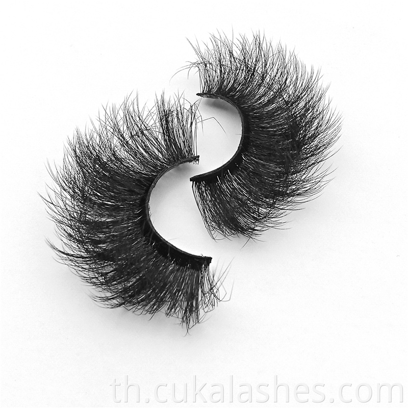 Dramatic Lashes